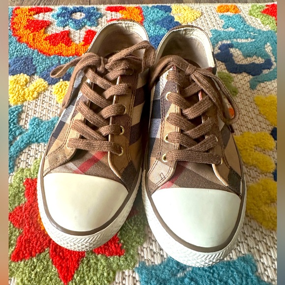 Burberry Beige Novacheck
Canvas and Leather Sneakers Size 41 - Picture 1 of 9